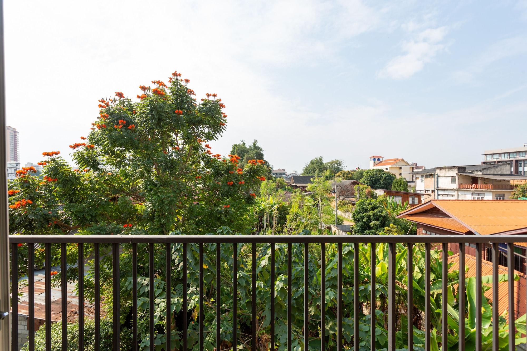 Studio 365 Serviced Apartments Chiang Mai Extérieur photo